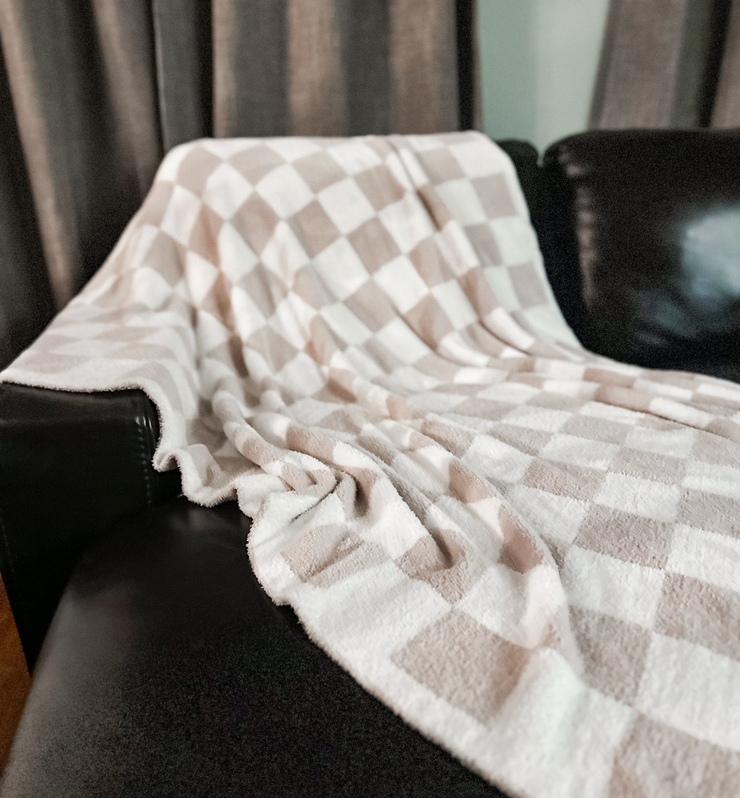 Cozy Check Blanket - OEKO-Tex Certified Feather Yarn